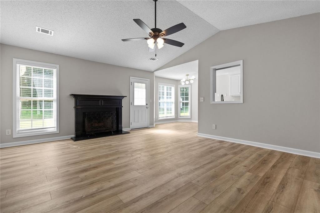 1587 Brush Creek Dr - Photo 3