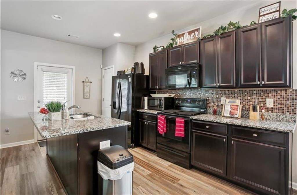 402 Hardy Ives Lane - Photo 2