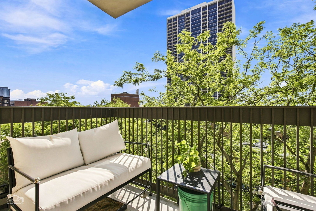 1660 N Lasalle Drive - Photo 10