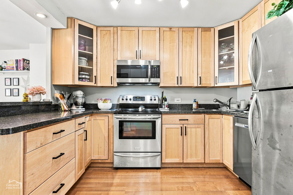 1660 N Lasalle Drive - Photo 2