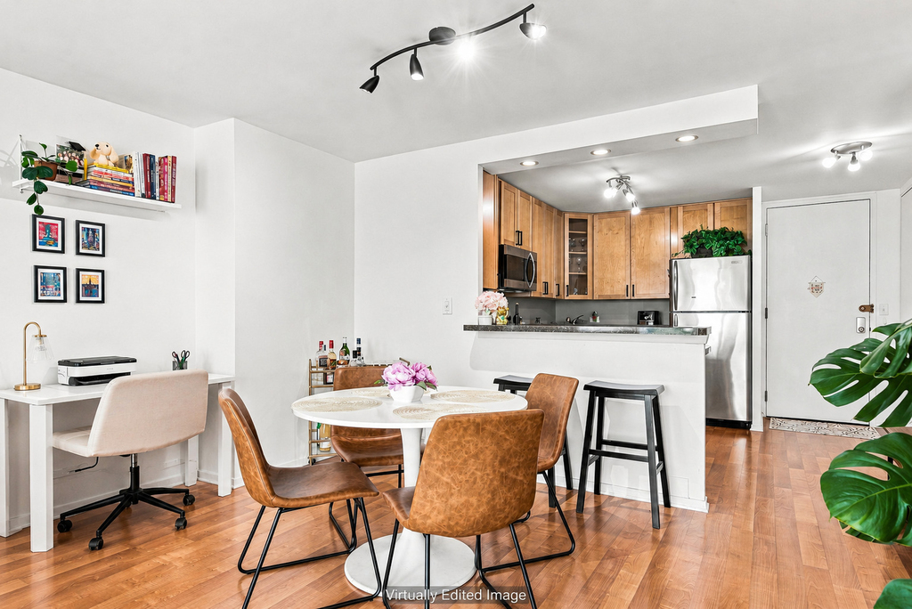 1660 N Lasalle Drive - Photo 3