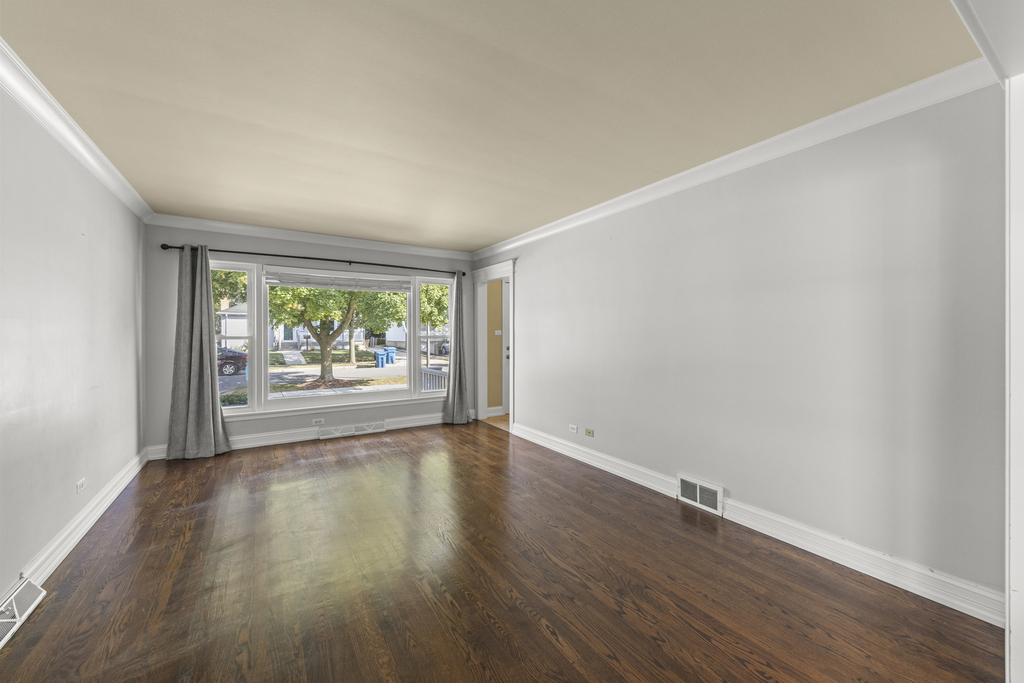 794 S Fairfield Avenue - Photo 4