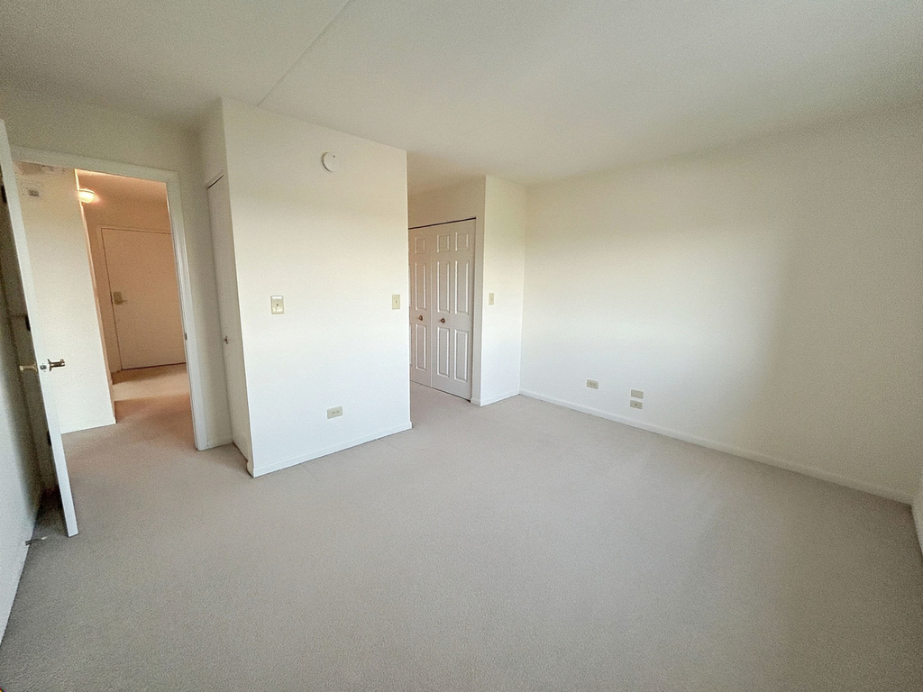 1 Bloomingdale Place - Photo 9