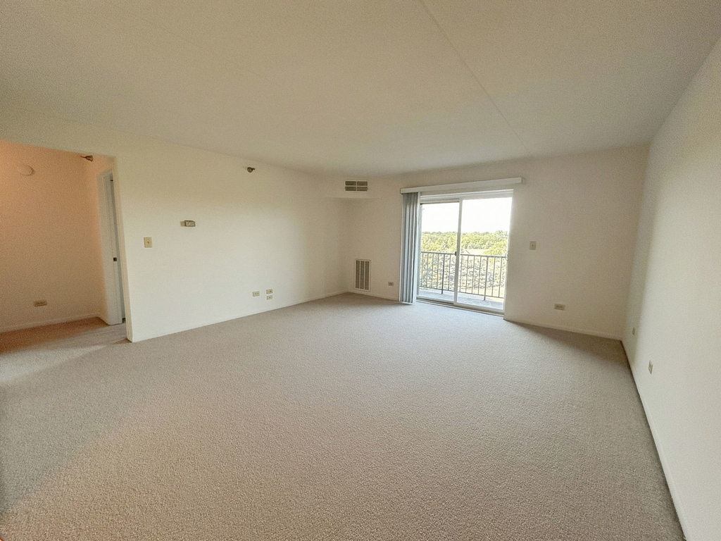 1 Bloomingdale Place - Photo 3