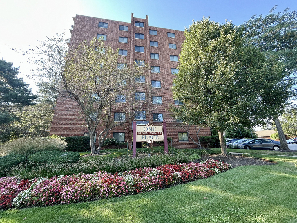 1 Bloomingdale Place - Photo 0