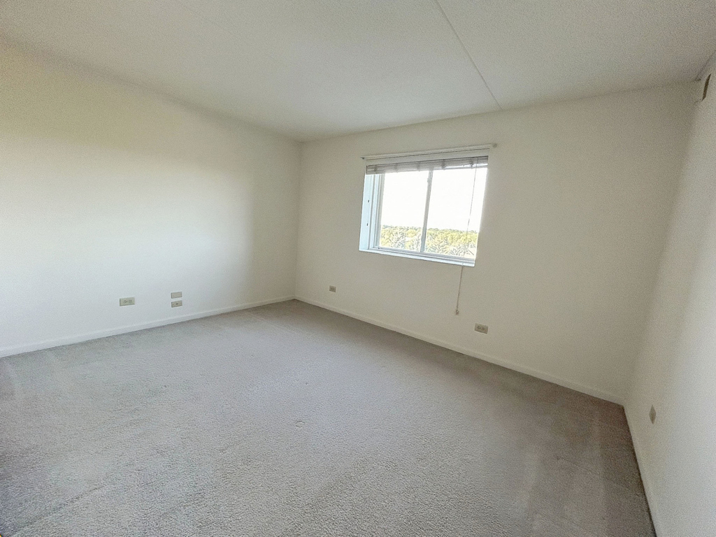 1 Bloomingdale Place - Photo 8
