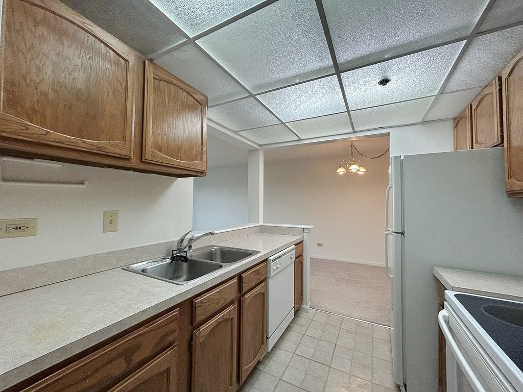 1 Bloomingdale Place - Photo 7