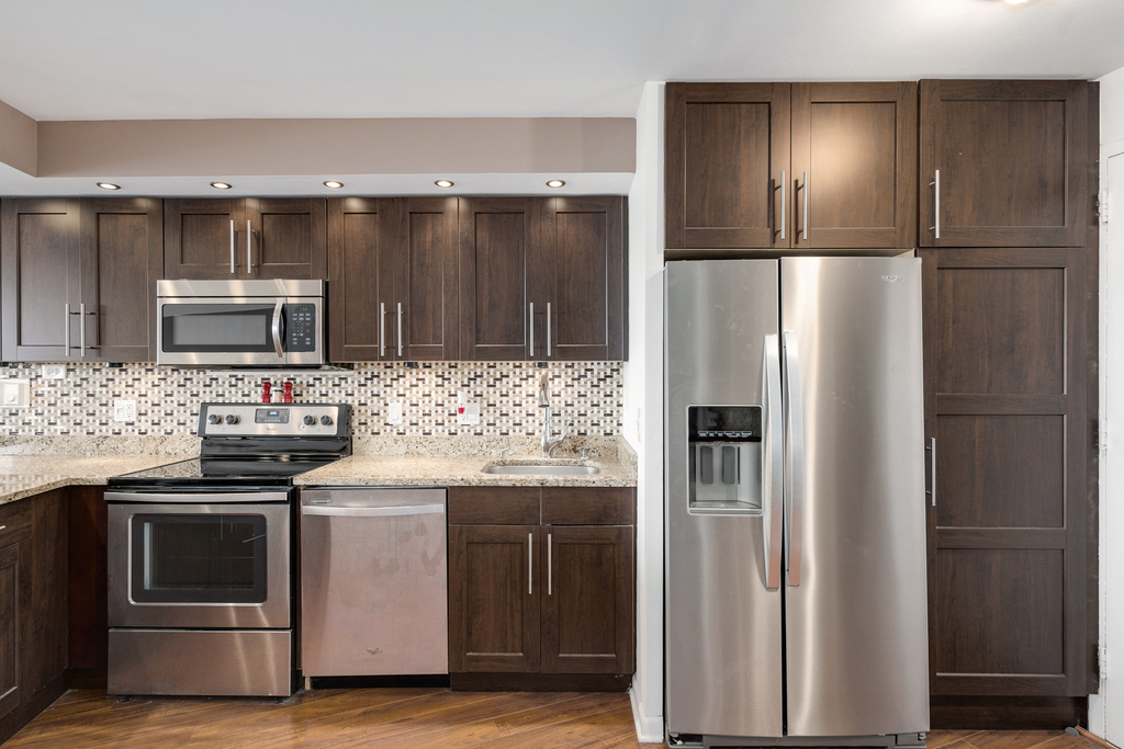 300 N State Street - Photo 3