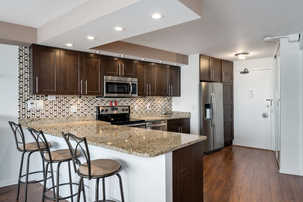 300 N State Street - Photo 4