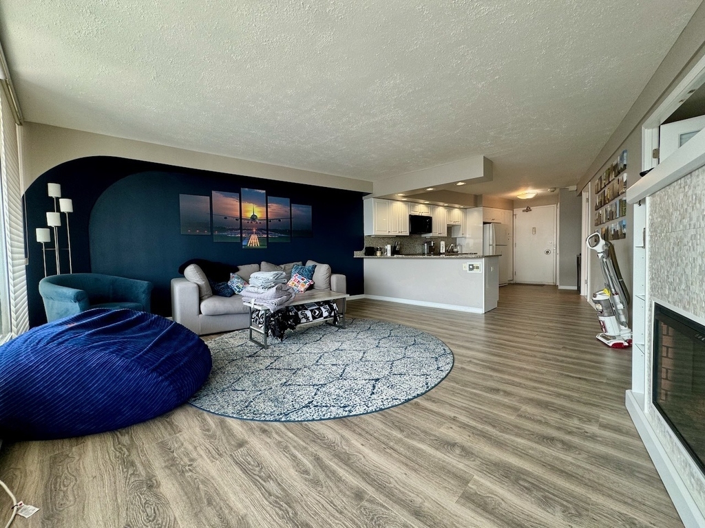 300 N State Street - Photo 3