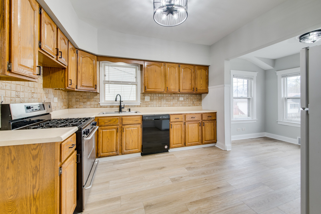 6228 W Berenice Avenue - Photo 1
