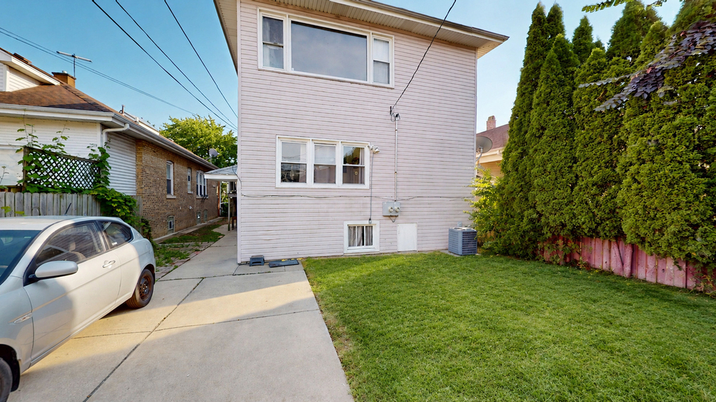 5242 W Roscoe Street - Photo 11