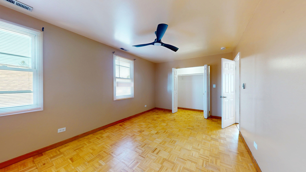 5242 W Roscoe Street - Photo 6