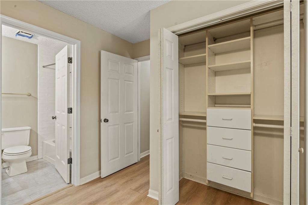 611 Barrington Hills Drive - Photo 28