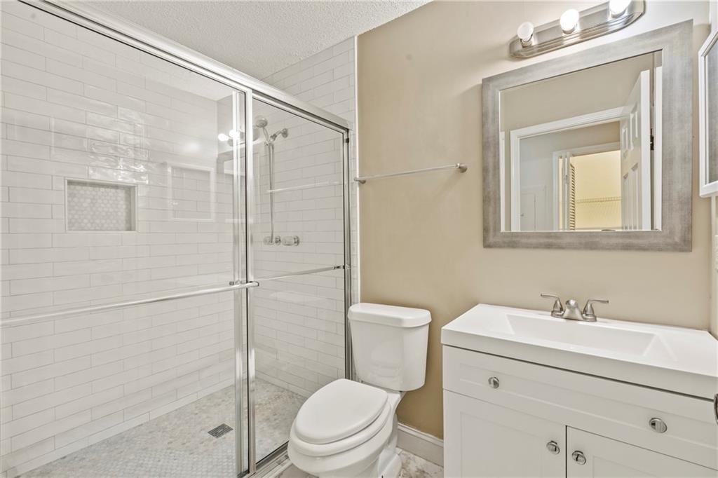 611 Barrington Hills Drive - Photo 22
