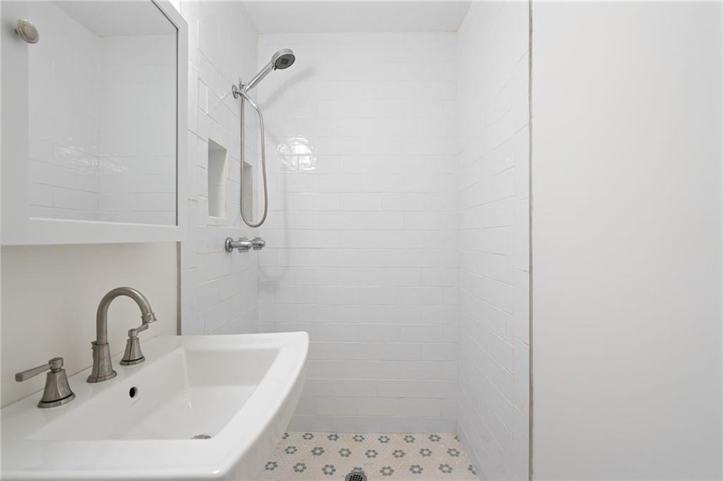 920 Kings Court - Photo 31