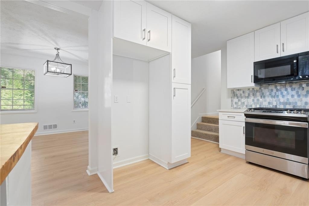 920 Kings Court - Photo 16