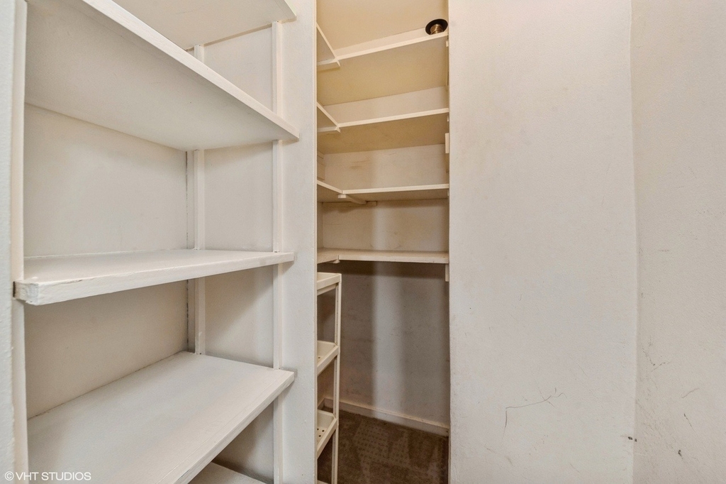 2650 N Lakeview Avenue - Photo 9
