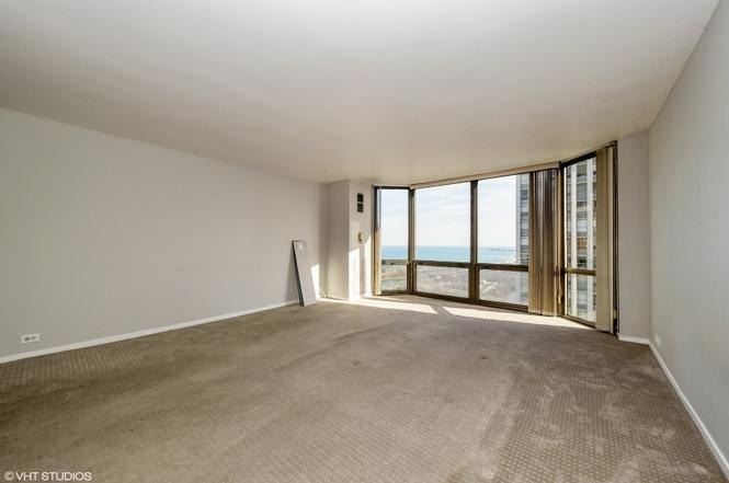 2650 N Lakeview Avenue - Photo 2