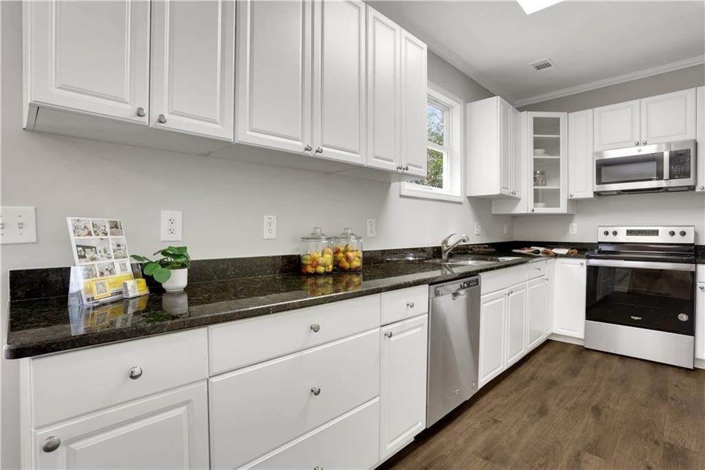 2431 Woodside Way - Photo 10