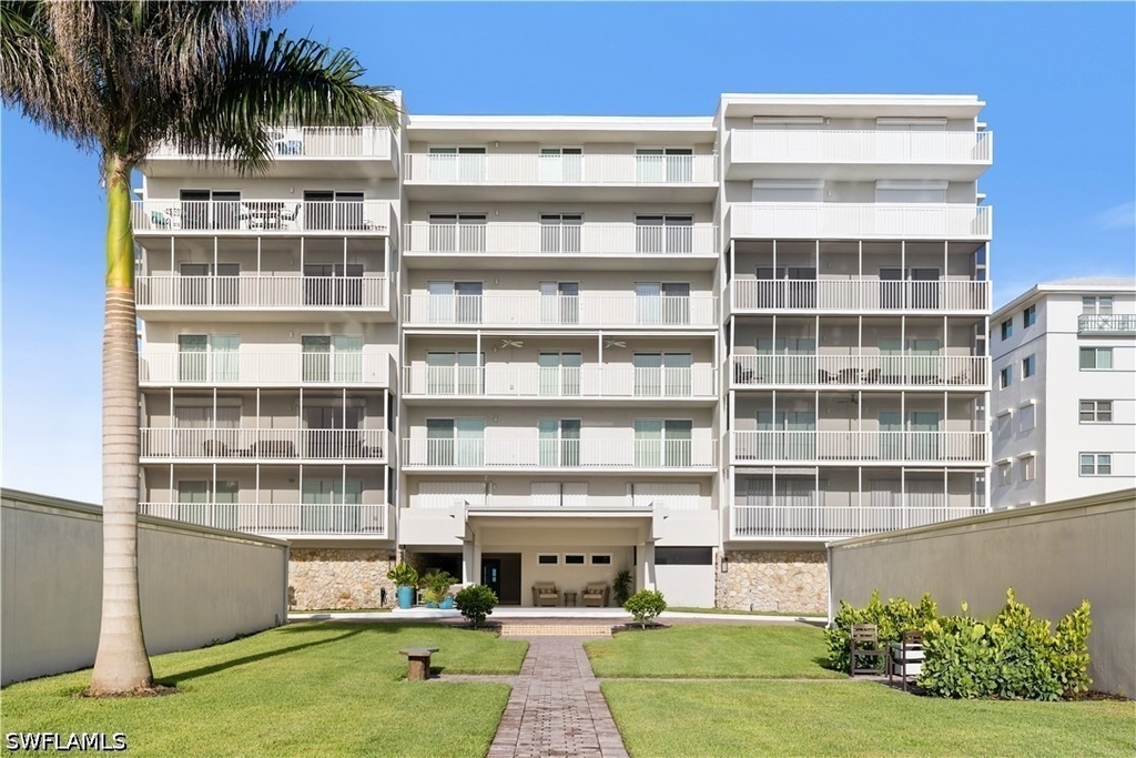1977 Gulf Shore Boulevard N - Photo 31