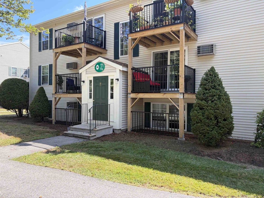 702 White Cedar - Photo 0