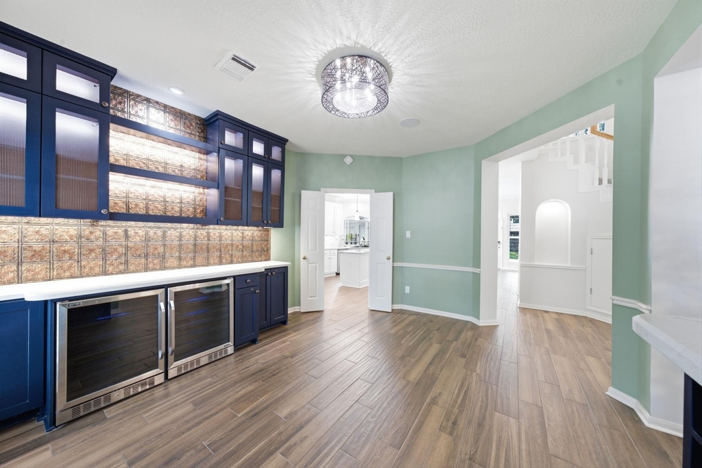2214 Lytham Lane - Photo 3