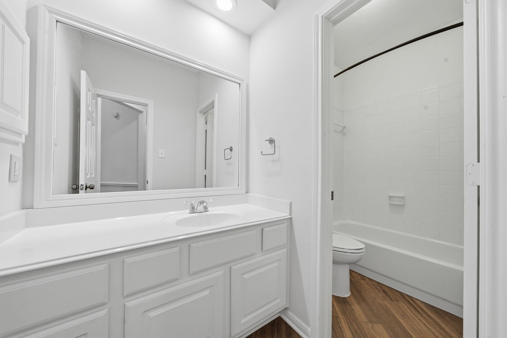 2214 Lytham Lane - Photo 32