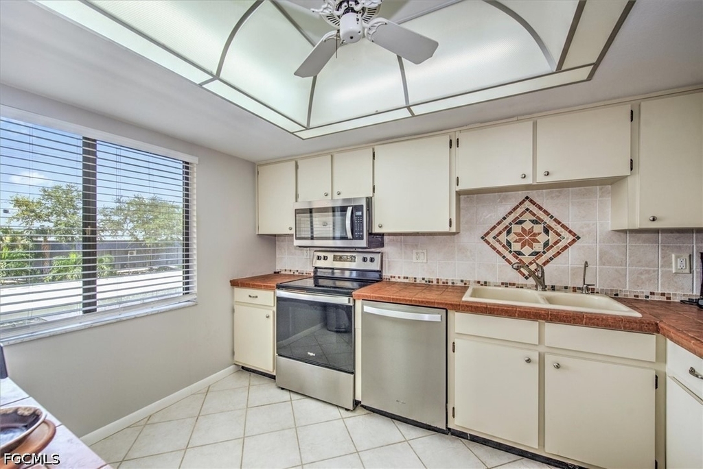 1009 Se 46th Lane - Photo 3