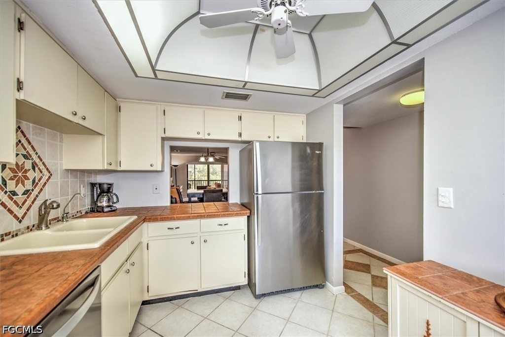 1009 Se 46th Lane - Photo 5