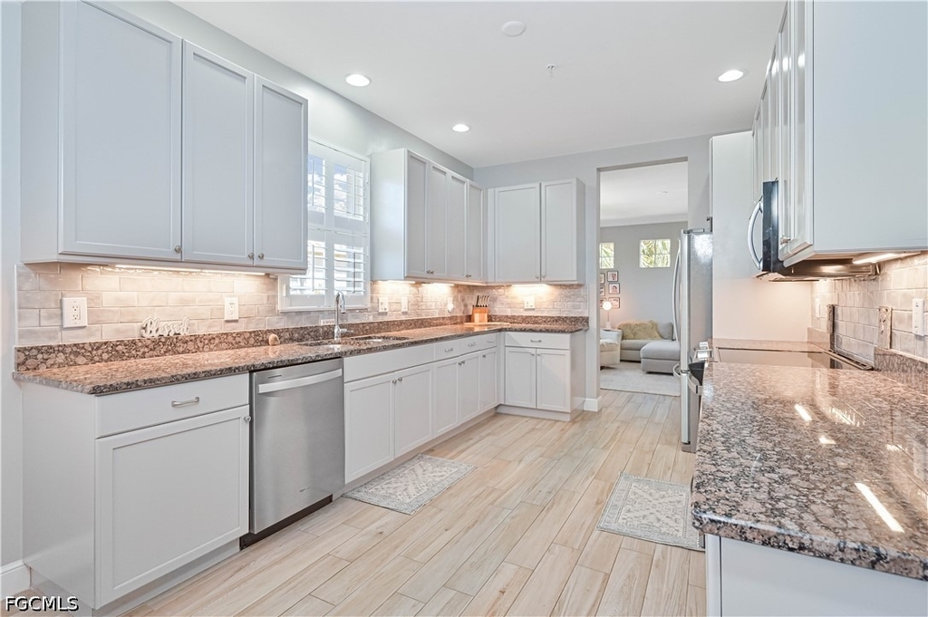 18900 Bay Woods Lake Drive - Photo 18
