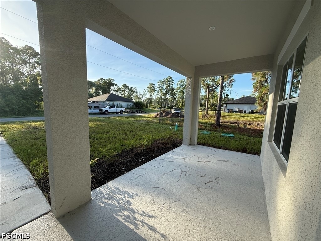 505 Greenbriar Boulevard - Photo 2