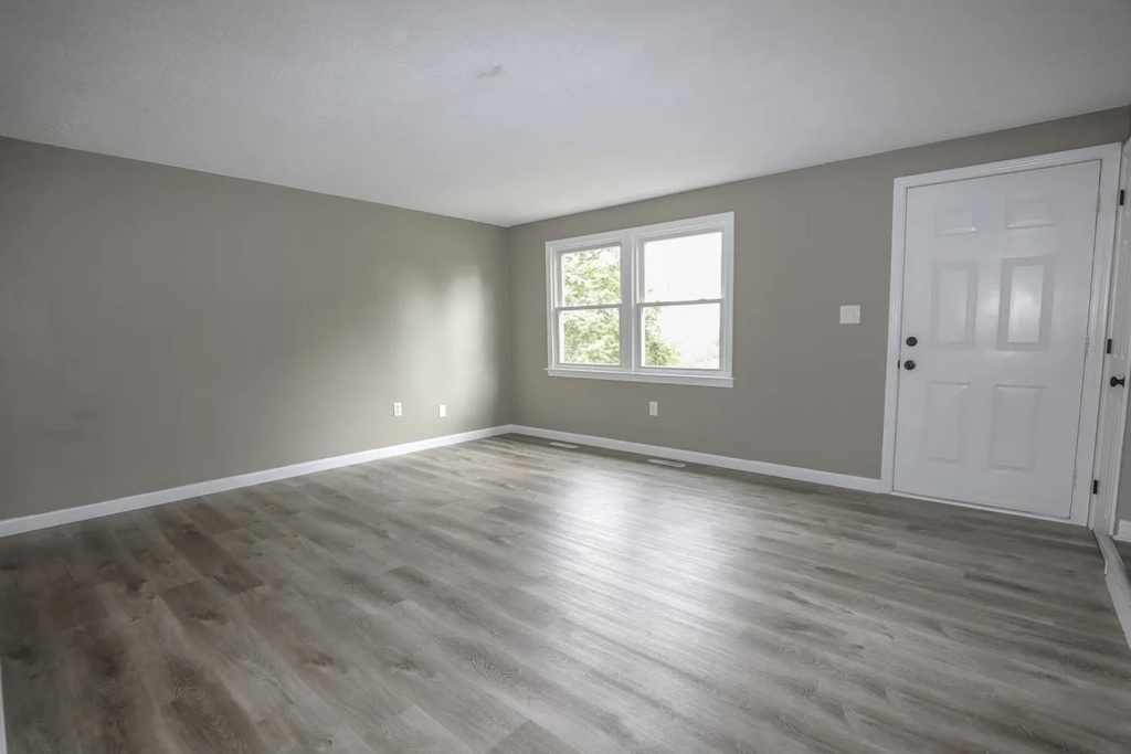 2 Bluestone - Photo 1