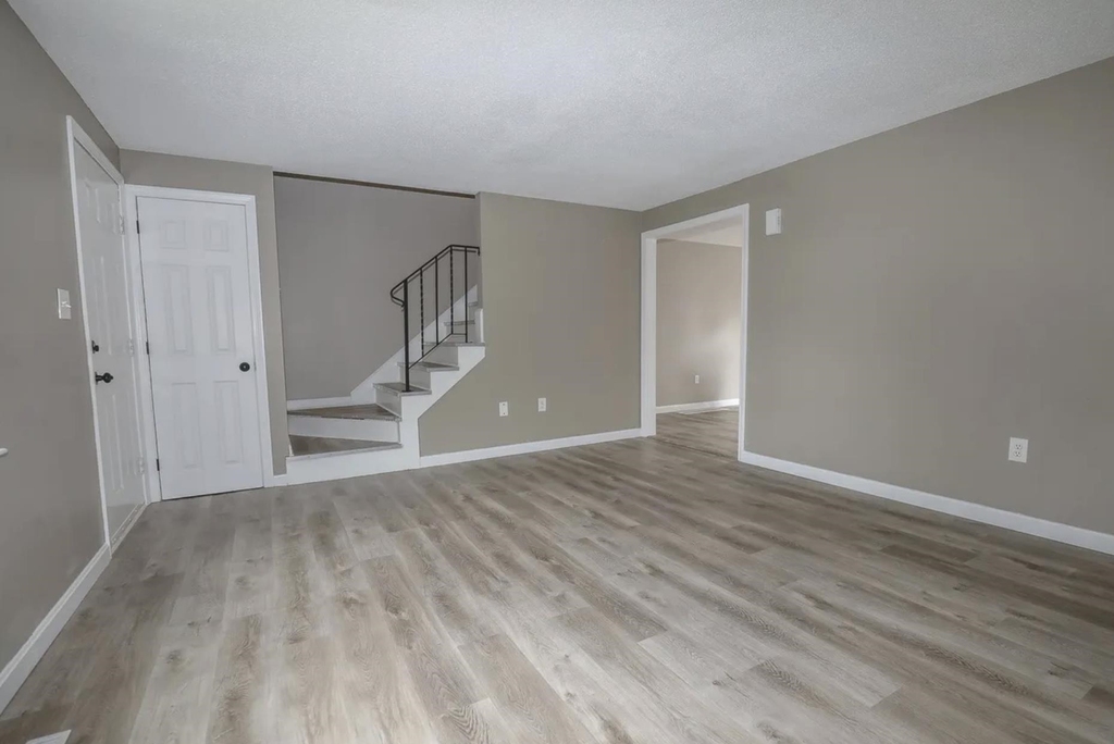 2 Bluestone - Photo 3
