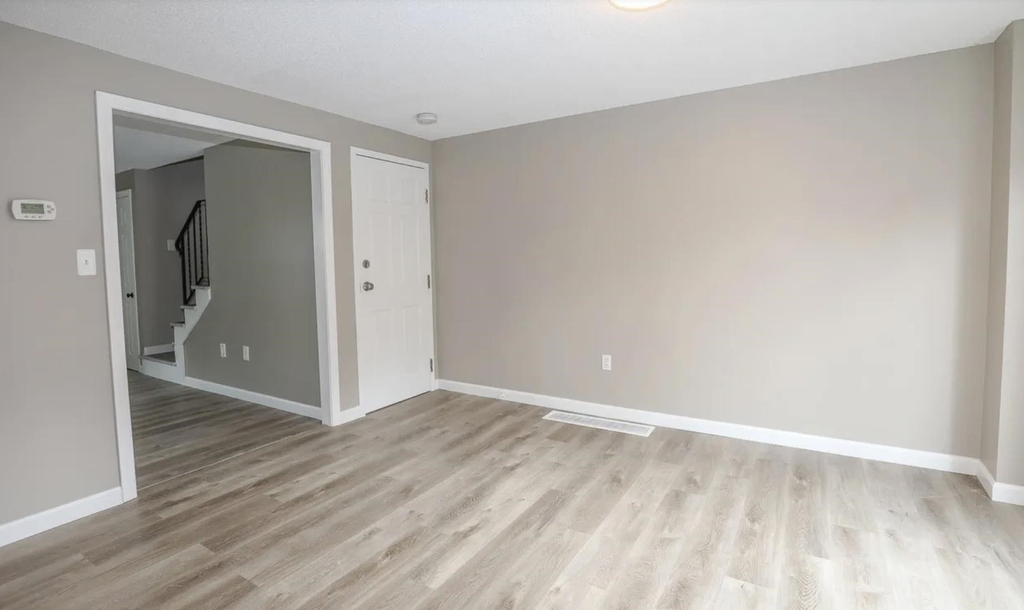 2 Bluestone - Photo 2