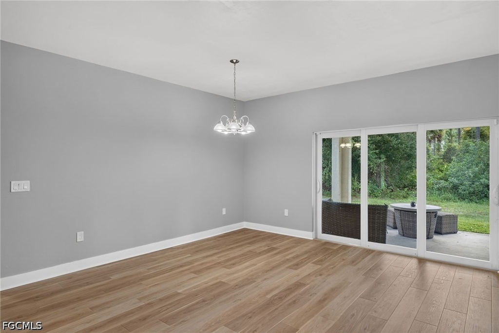 2010 Robert Avenue - Photo 2