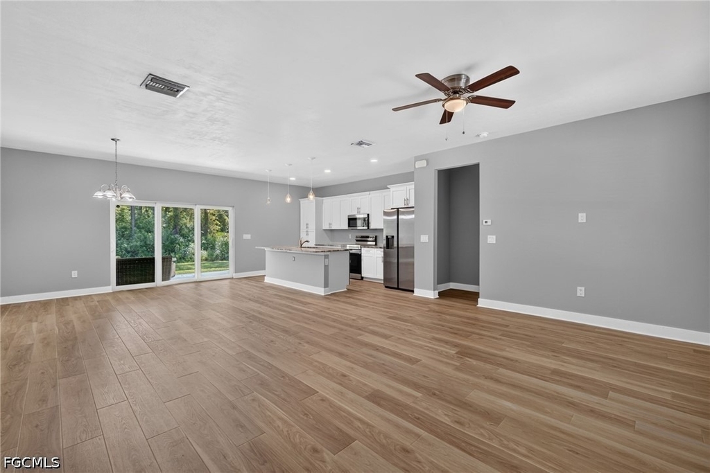 2010 Robert Avenue - Photo 7