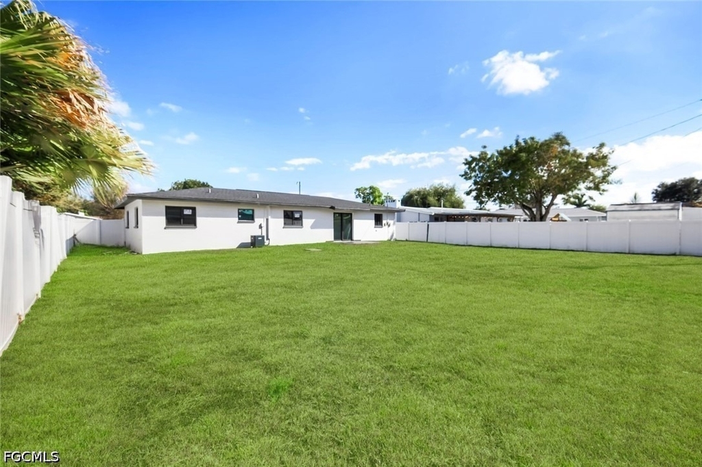 1389 Pine Avenue - Photo 22