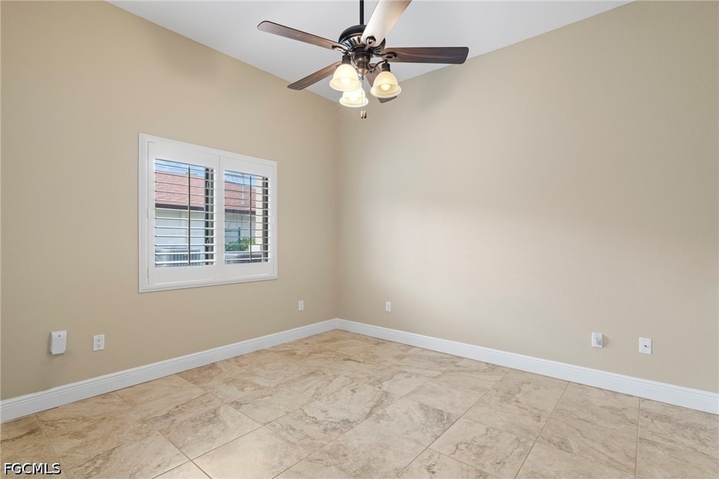 4901 Sw 27th Place - Photo 16