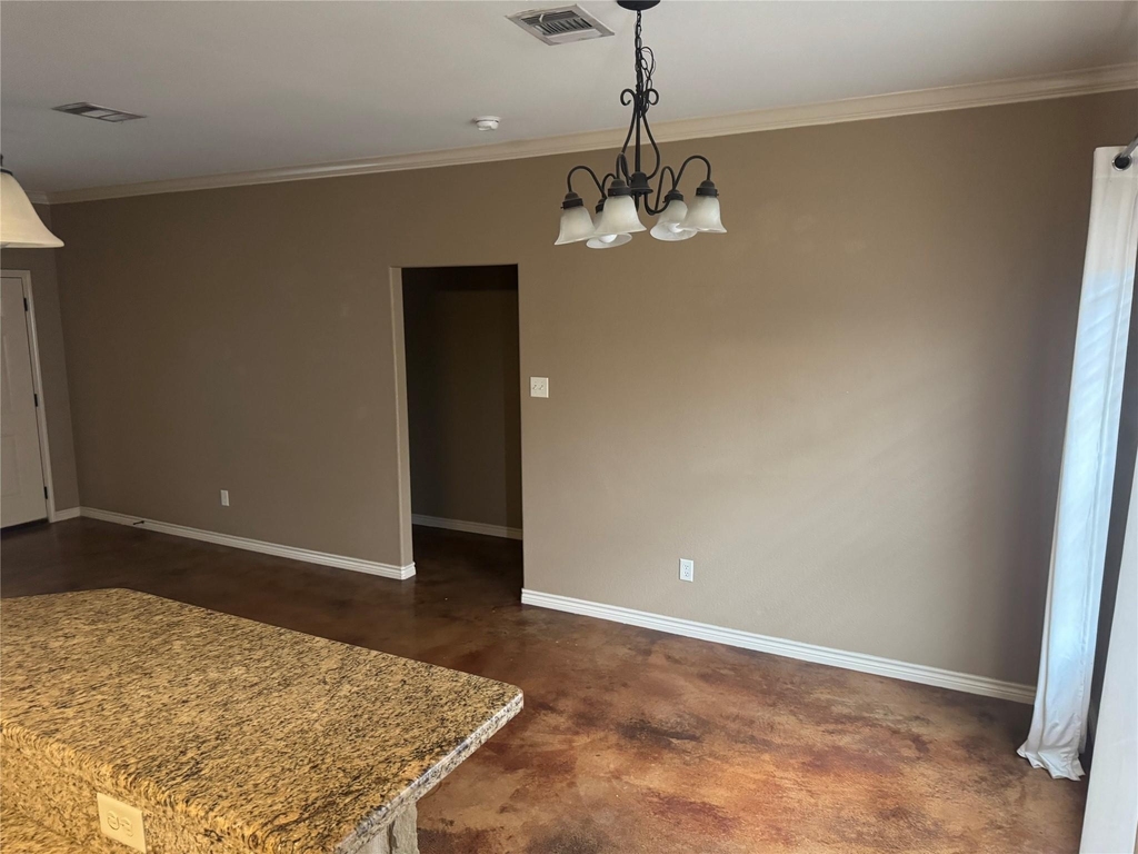 410 Deacon Drive W - Photo 7