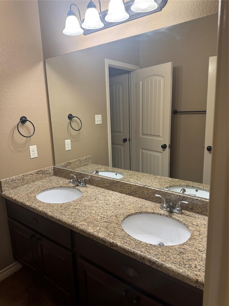 410 Deacon Drive W - Photo 12