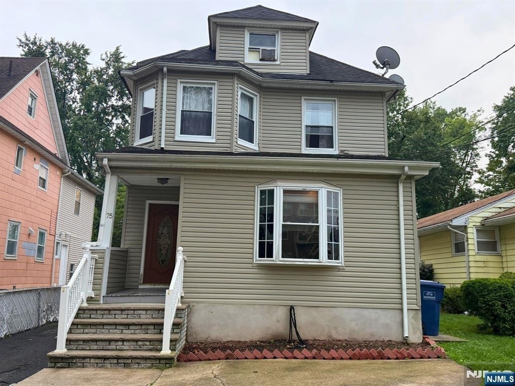 75 Clinton - Photo 0