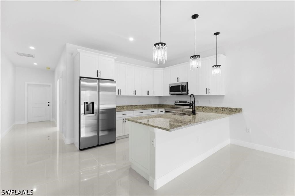 1715 W 12th Street - Photo 2