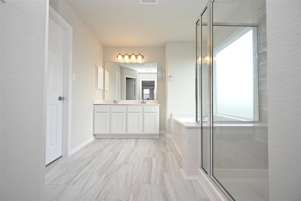 4619 Ehrlich Court - Photo 10
