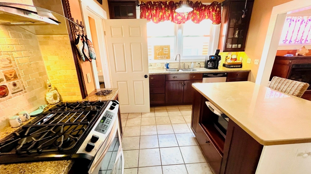 1609 Avenue O - Photo 10