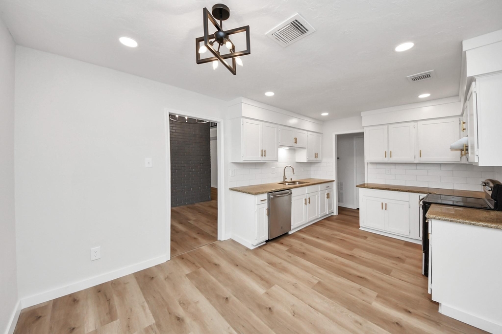 718 Land Grant Drive - Photo 9