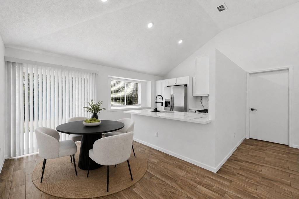 11522 Highland Meadow Drive - Photo 3