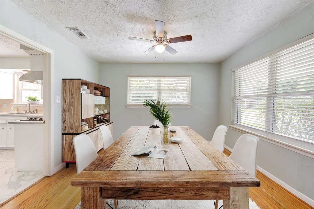 5025 Hazelton Street - Photo 10