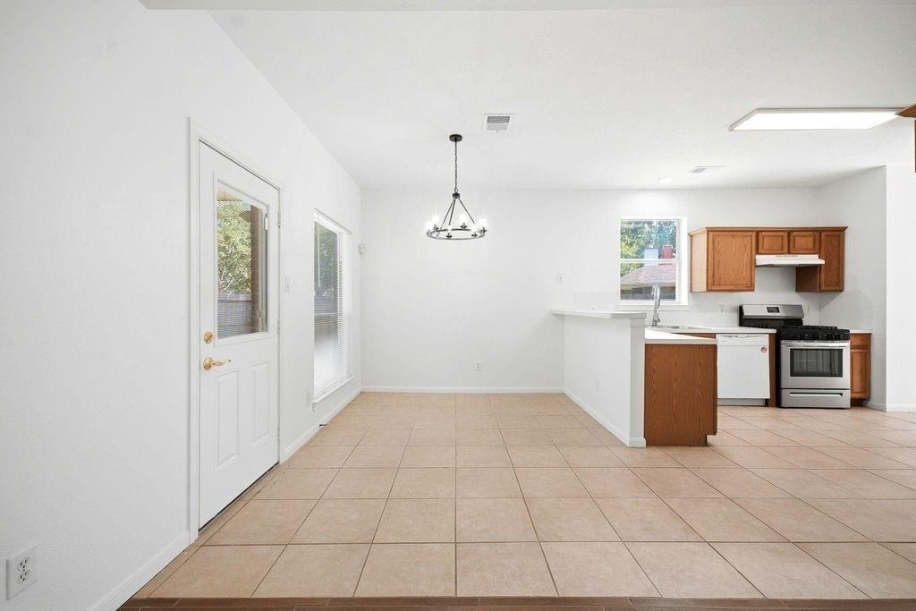 22907 Squirrel Tree Street - Photo 10