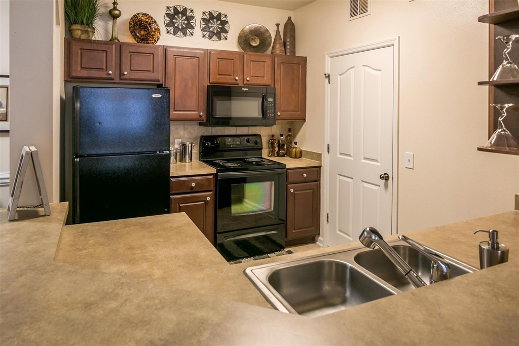 15270 Voss Road - Photo 2
